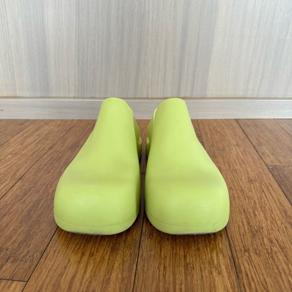 Bottega Veneta Puddle Sandal, IT41/US8 - Picture 5 of 13